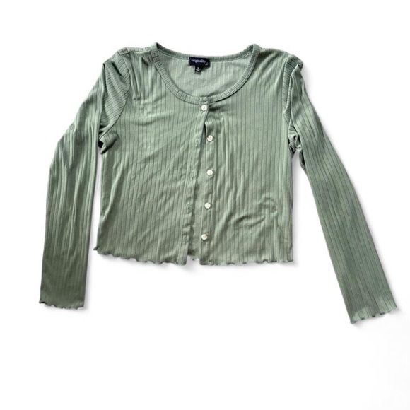 Originality Tops - Mint Green Long Sleeve Button-Up Top
